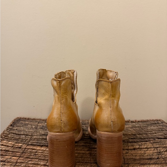 Freebird Jameson Booties Sz 9 - Picture 2 of 3
